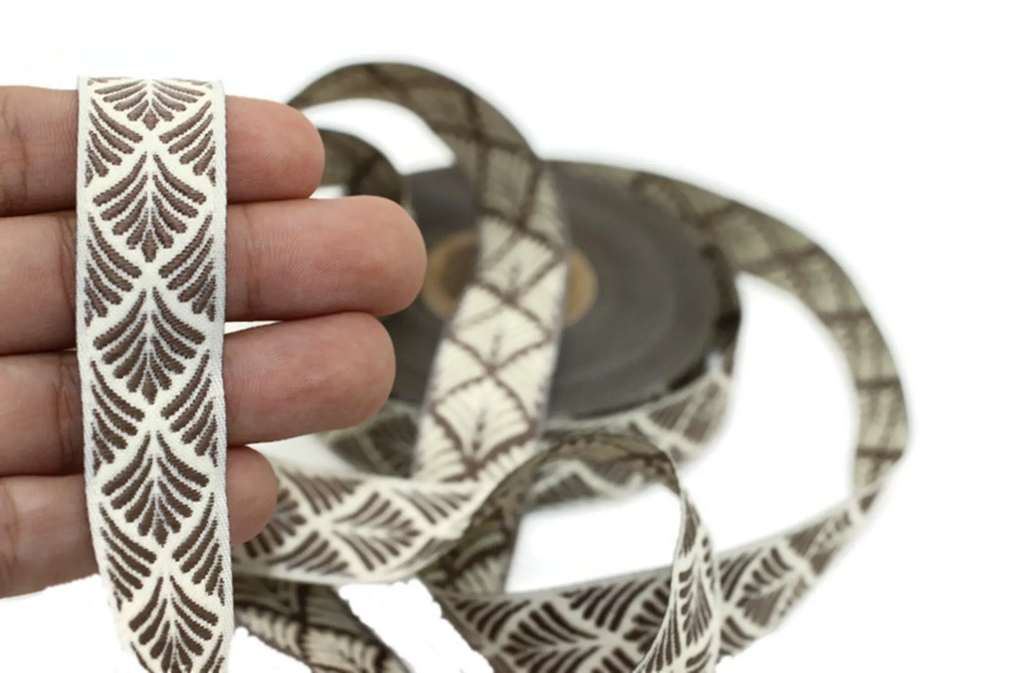 20 mm Brown Seashell 0.78 (inch) | SeaShell Ribbon | Embroidered Woven Seashell Ribbon | Jacquard Ribbon | 20 mm Wide | 20273