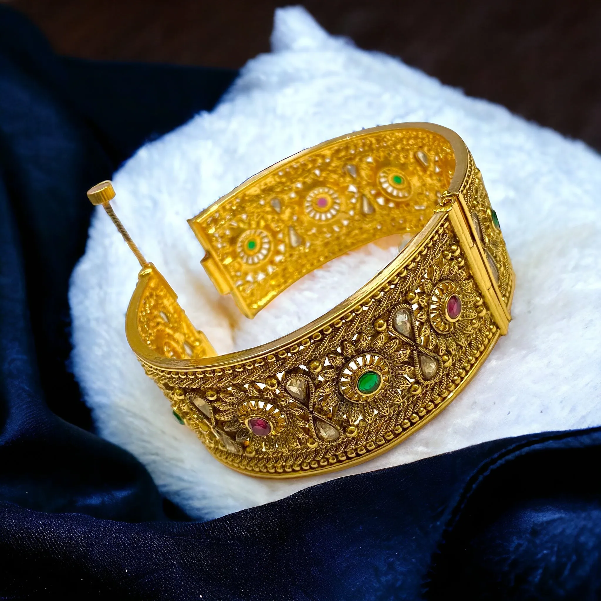 Elegant Gold Plated Bangles: Dazzling Design for Every Occasion