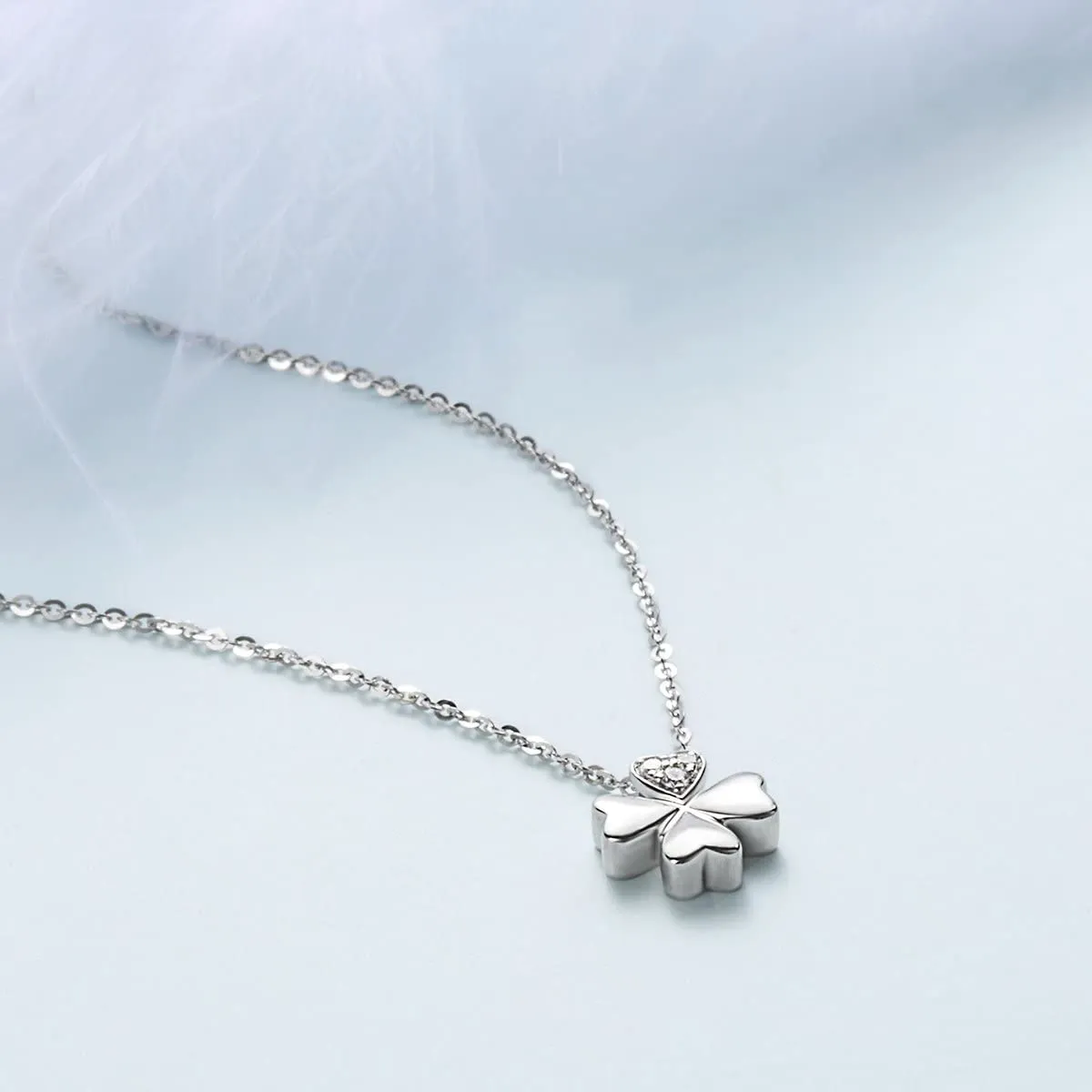 FANCIME "Lucky Clover" Four Leaf Clover 18K White Gold Necklace