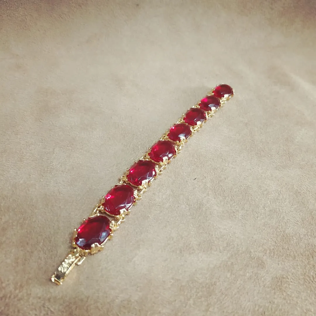 Vintage Red Glass  Bracelet